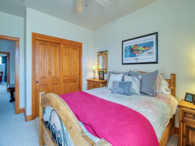 Avon Condo 938155