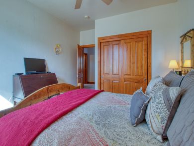 Avon Condo 938155