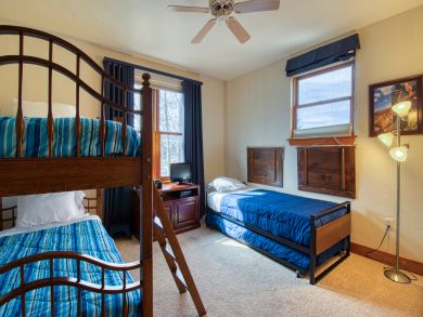 Avon Condo 938155