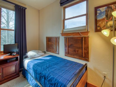 Avon Condo 938155