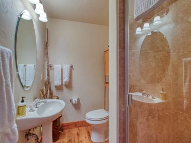 Avon Condo 938155