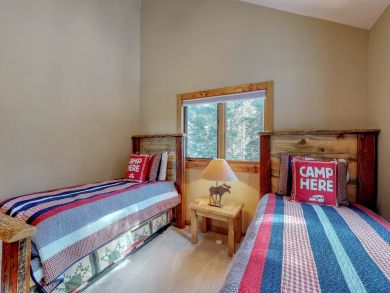 Breckenridge Vacation Home Sleeps 11 Guests Mountain Views