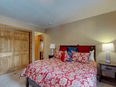 Breckenridge Vacation Home Sleeps 11 Guests Mountain Views