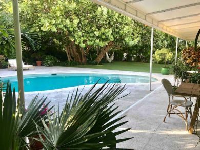 West Palm Beach Elegant 3 Bdm Home in Exclusive Neighborhood