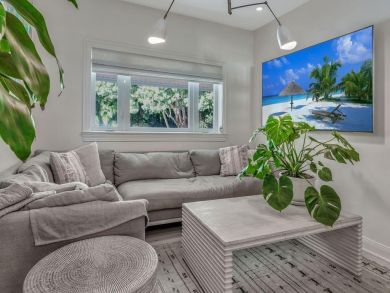 West Palm Beach Elegant 3 Bdm Home in Exclusive Neighborhood