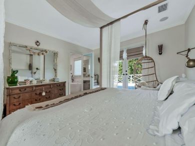 West Palm Beach Elegant 3 Bdm Home in Exclusive Neighborhood