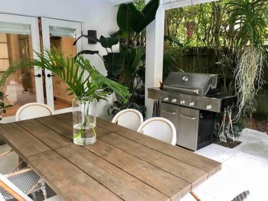 West Palm Beach Elegant 3 Bdm Home in Exclusive Neighborhood