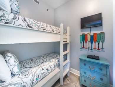 Gorgeous Miramar Vacation Condo Sleeps eight Guests Gorgeous Miramar Vacation Condo Sleeps eight Guests