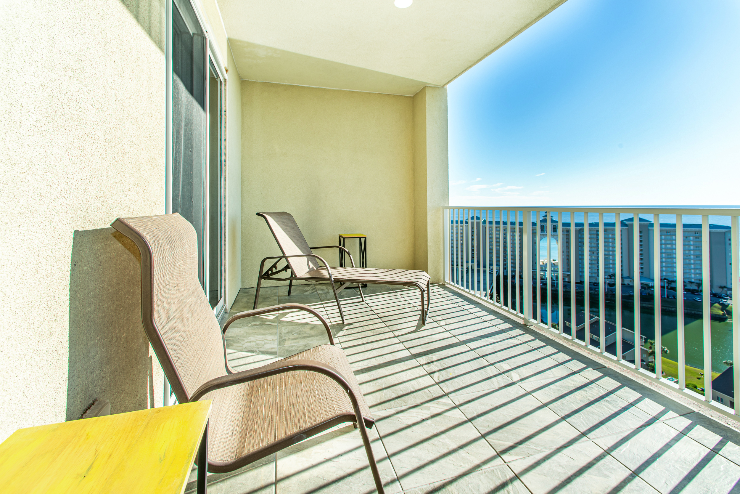 Gorgeous Miramar Vacation Condo Sleeps eight Guests Gorgeous Miramar Vacation Condo Sleeps eight Guests