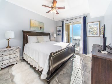 Gorgeous Miramar Vacation Condo Sleeps eight Guests Gorgeous Miramar Vacation Condo Sleeps eight Guests