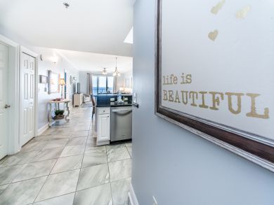 Gorgeous Miramar Vacation Condo Sleeps eight Guests Gorgeous Miramar Vacation Condo Sleeps eight Guests