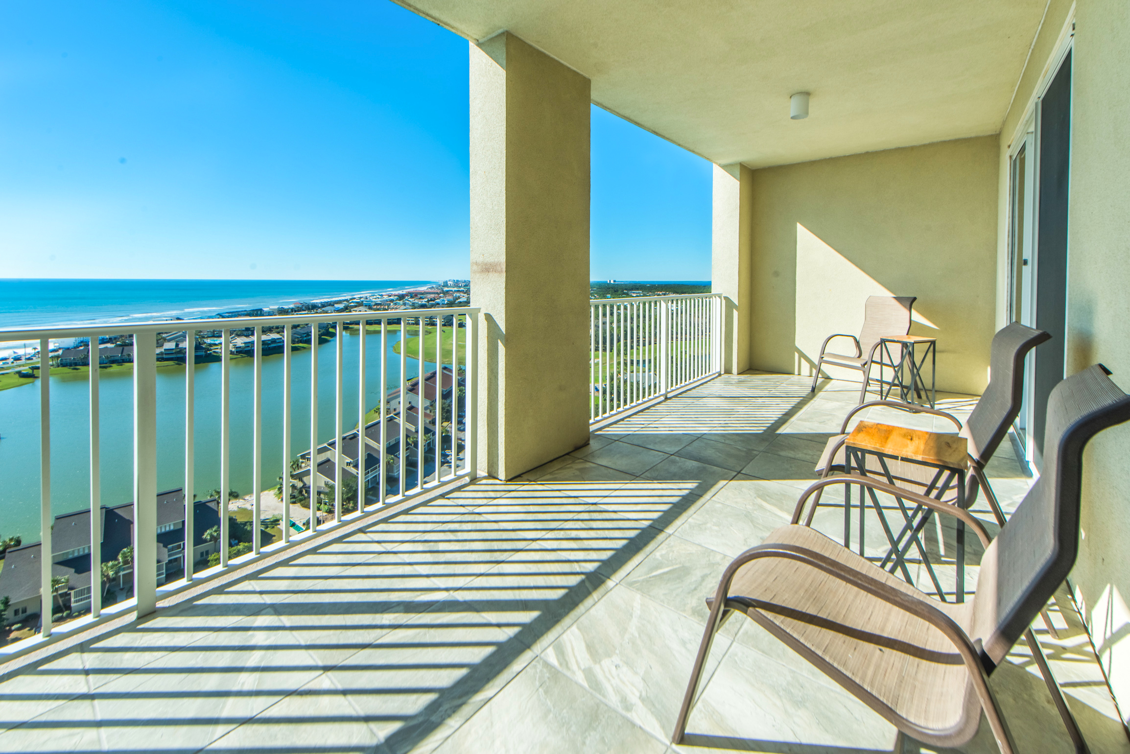 Gorgeous Miramar Vacation Condo Sleeps eight Guests Gorgeous Miramar Vacation Condo Sleeps eight Guests