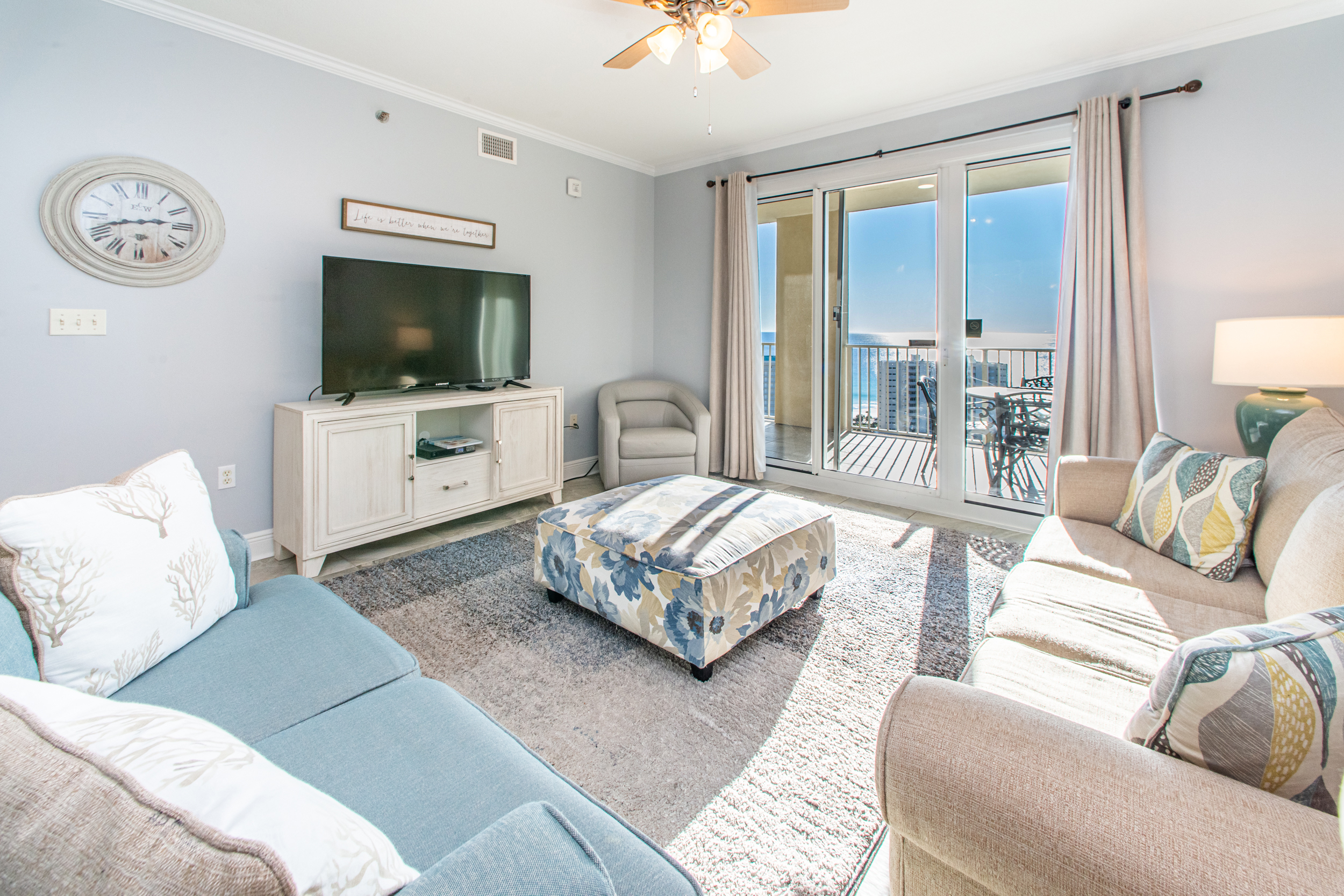 Gorgeous Miramar Vacation Condo Sleeps eight Guests Gorgeous Miramar Vacation Condo Sleeps eight Guests