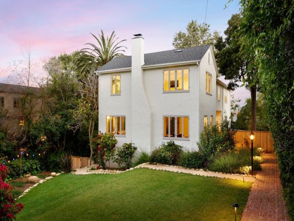 Beautiful Historic Santa Barbara Pool Home Sleeps 8 Guests