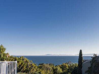 Walk to Beach Three Bedroom Vacation Home in Santa Barbara
