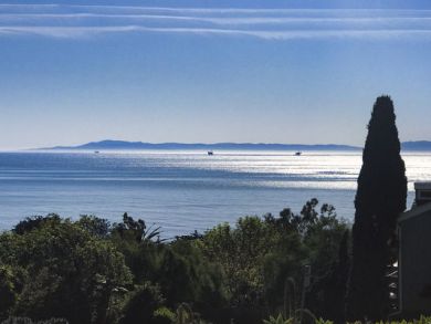 Walk to Beach Three Bedroom Vacation Home in Santa Barbara