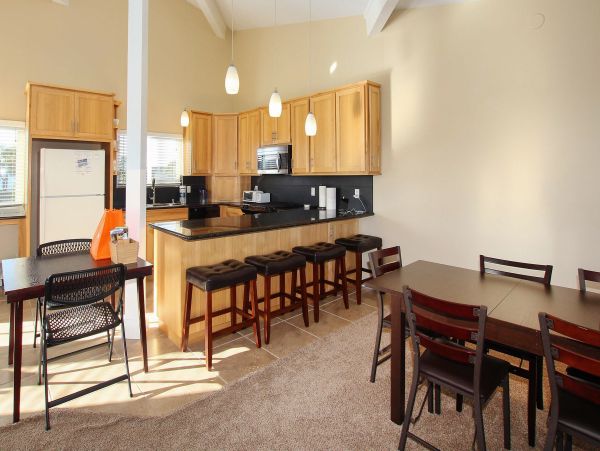 Carmel by the Sea 3 Bedroom Vacation Home Walk to the Beach