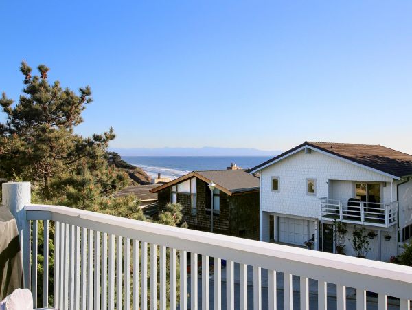 Carmel by the Sea 3 Bedroom Vacation Home Walk to the Beach