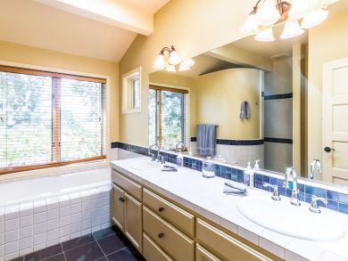 Wine Country 4 Bedroom Secluded Estate