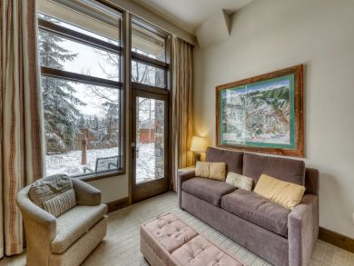 Avon One Bedroom Rental Walk to Lift
