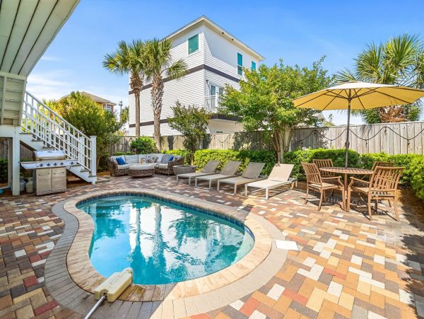 Amazing 5 Bedroom Luxury Home in Miramar Beach