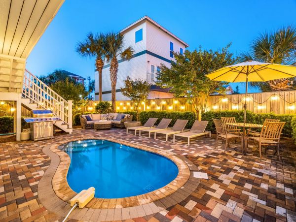Amazing 5 Bedroom Luxury Home in Miramar Beach