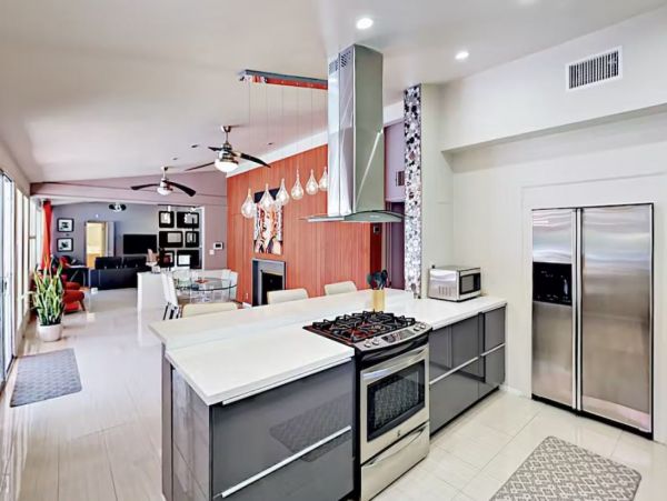 Pool Vacation Home in Palm Springs Sleeps 6 Guests