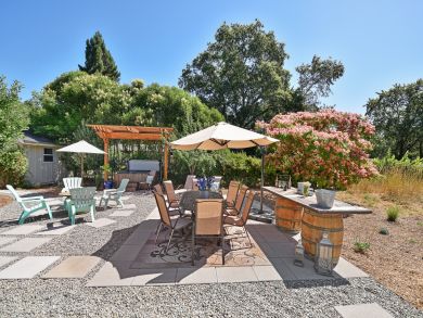 Four Bedroom Vacation Home with Hot Tub in Sonoma Valley