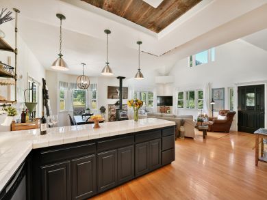 Four Bedroom Vacation Home with Hot Tub in Sonoma Valley