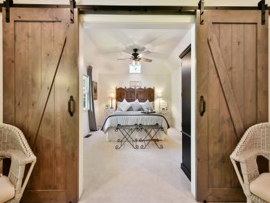 Four Bedroom Vacation Home with Hot Tub in Sonoma Valley
