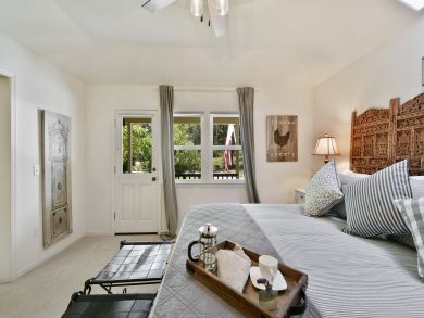 Four Bedroom Vacation Home with Hot Tub in Sonoma Valley
