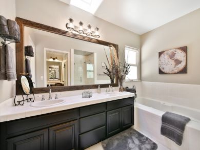Four Bedroom Vacation Home with Hot Tub in Sonoma Valley
