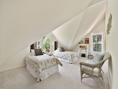 Four Bedroom Vacation Home with Hot Tub in Sonoma Valley
