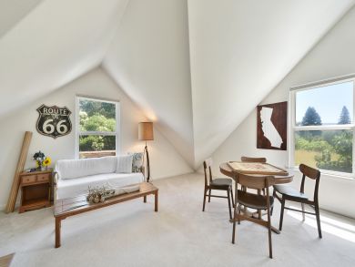 Four Bedroom Vacation Home with Hot Tub in Sonoma Valley