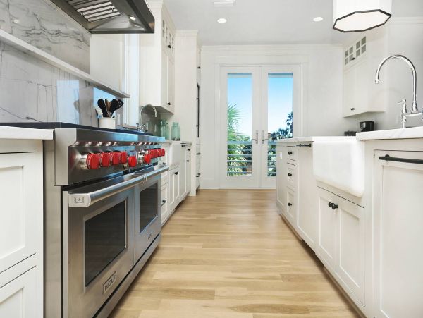 Six Bedroom Luxury Vacation Home in Blue Mountain Beach