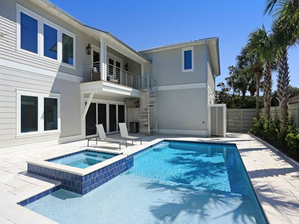 Six Bedroom Luxury Vacation Home in Blue Mountain Beach