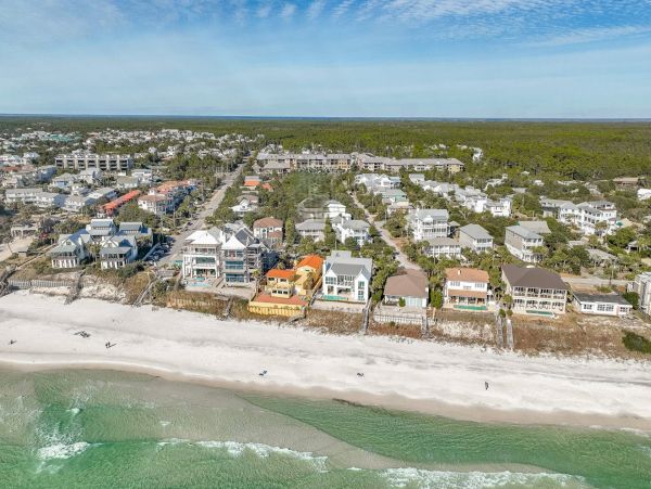 Six Bedroom Luxury Vacation Home in Blue Mountain Beach
