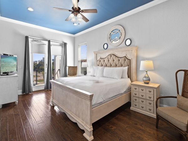 Steps to Beach Vacation Pool Home in Destin Luxury, Luxury! main House & Guest House