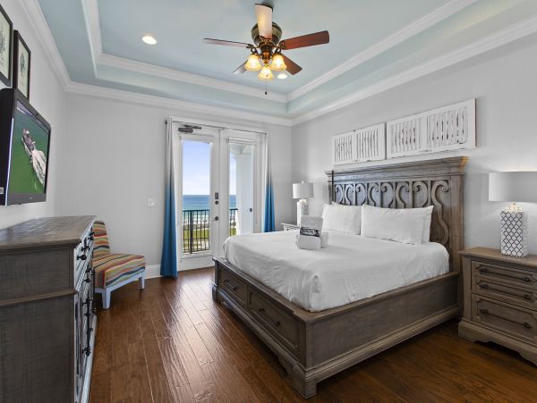 Steps to Beach Vacation Pool Home in Destin Luxury, Luxury! main House & Guest House
