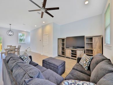 St. Augustine Home 939303