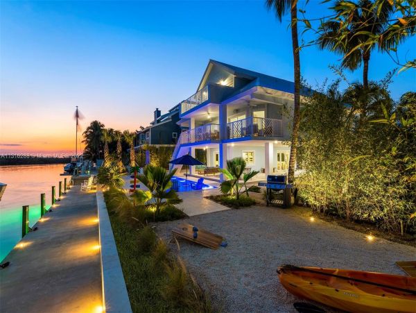Islamorada Vacation Home Three Bedroom Plus Den