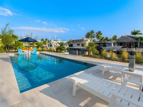 Islamorada Vacation Home Three Bedroom Plus Den