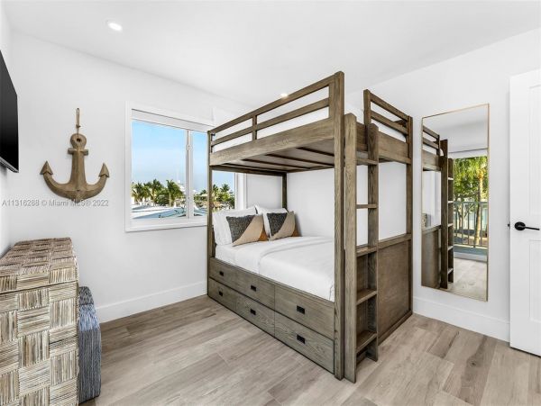 Islamorada Vacation Home Three Bedroom Plus Den