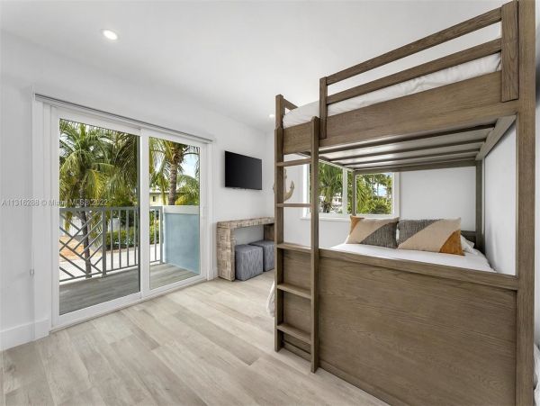 Islamorada Vacation Home Three Bedroom Plus Den