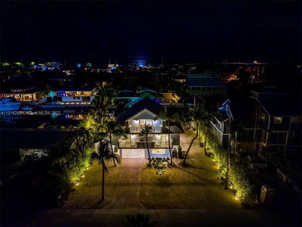 Islamorada Vacation Home Three Bedroom Plus Den