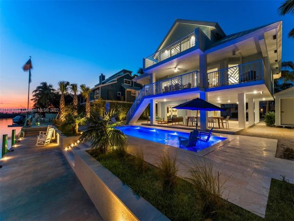 Islamorada Vacation Home Three Bedroom Plus Den