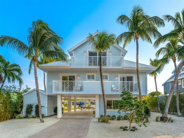 Islamorada Vacation Home Three Bedroom Plus Den