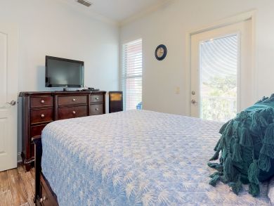 Destin Six Bedroom Vacation Home Sleeps 16 Destin Six Bedroom Vacation Home Sleeps 16