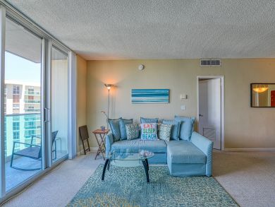 Hollywood Condo 939489