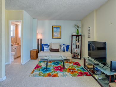 Hollywood Condo 939489